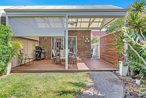 Relaxing Getaway Steps From Grange Beach - Surfers Paradise Gold Coast 1