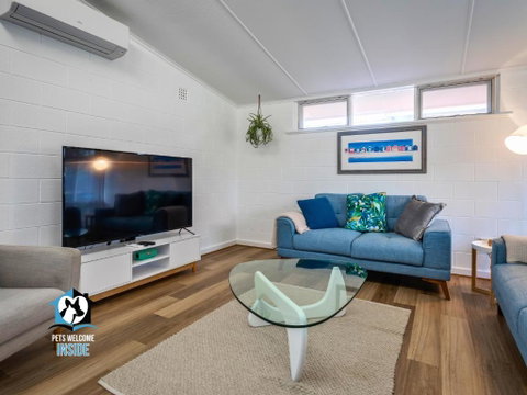 Renovated 3BR One Street To Beach - Surfers Paradise Gold Coast 0