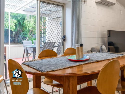 Renovated 3BR One Street To Beach - Surfers Paradise Gold Coast 2