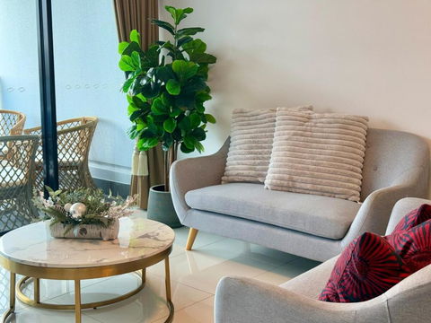 Resort-Style Apartment Near Harbour Town - Surfers Paradise Gold Coast 0