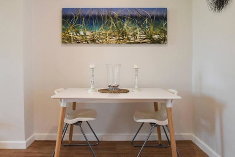 Resort-style Coastal Living With Balcony & Pool - Surfers Paradise Gold Coast 2