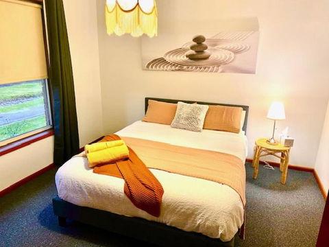 Retro Riverside Redan, Ballarat - Surfers Paradise Gold Coast 1