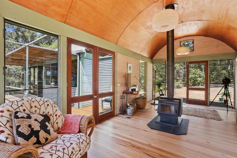 Rikkara Sanctuary 19 Rikkara Avenue Private Retreat - Surfers Paradise Gold Coast 1