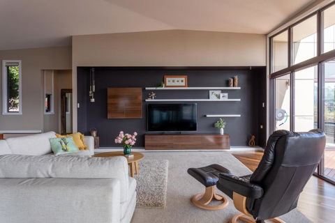 River Haven Serene Spacious With River Views - Surfers Paradise Gold Coast 2
