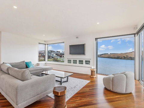 River Reveal - Surfers Paradise Gold Coast 0