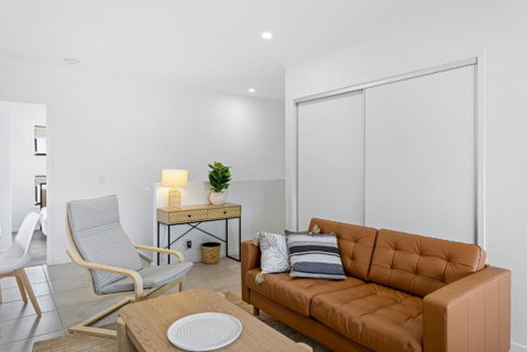 Riverside 3-Bed Home With Study Nook And BBQ - Surfers Paradise Gold Coast 1