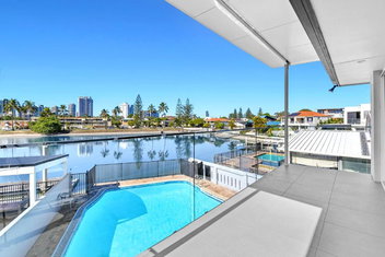 Riverside 4 Bedroom House Unit In Surfers Paradise with Surfers Paradise Gold Coast