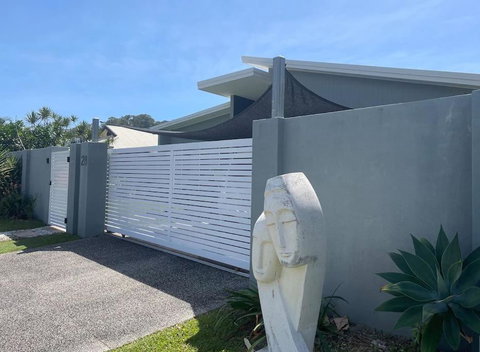 Relax At Trinity Beach Getaway, Blue Lagoon, Trinity Beach - Surfers Paradise Gold Coast 1