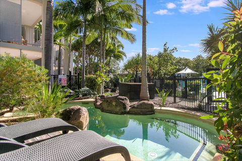 Salt&Pepper Sanctuary - Plunge Pool Resort Apartment By UHoliday - 2BR, 1BR And Studio Hotel Room Configurations Available - Surfers Paradise Gold Coast 2
