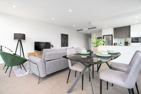 Roomy 2BR 2BA City-Centre Apt - Surfers Paradise Gold Coast 1