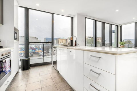 Roomy 2BR 2BA City-Centre Apt - Surfers Paradise Gold Coast 2