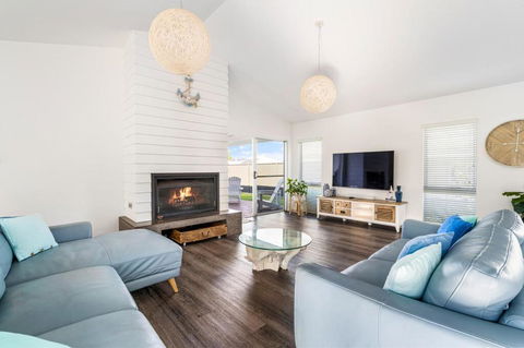 Ryze N Shine I Private Properties - Surfers Paradise Gold Coast 2