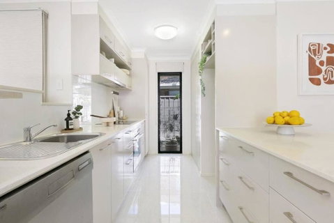 Riviera Road Miami - 4BRM Dual Villa - Surfers Paradise Gold Coast 3