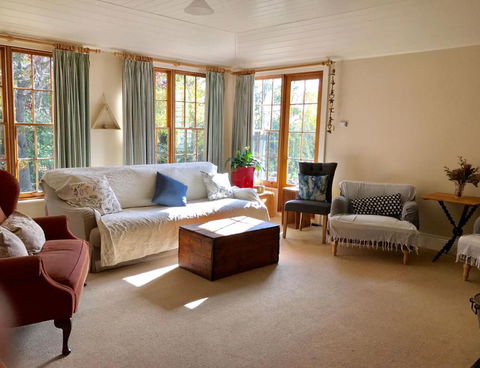 Robin Hoods Well Farm Stay - Surfers Paradise Gold Coast 2