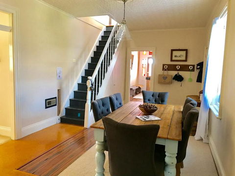 Robin Hoods Well Farm Stay - Surfers Paradise Gold Coast 1