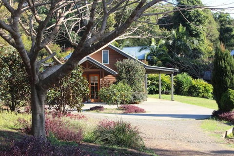 Romantic Lakeview Cottage - Surfers Paradise Gold Coast 0