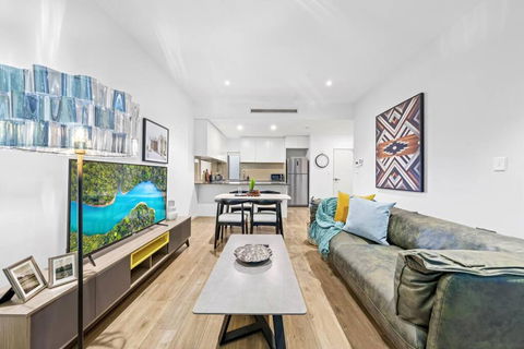 Rooftop 2 Bed Apt With Terrace At Newtown MHS - Surfers Paradise Gold Coast 0
