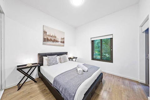 Rooftop 2 Bed Apt With Terrace At Newtown MHS - Surfers Paradise Gold Coast 1
