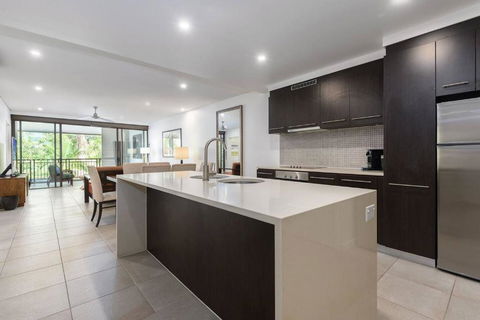 Rooftop Tranquility At Stunning Temple Resort - Surfers Paradise Gold Coast 2