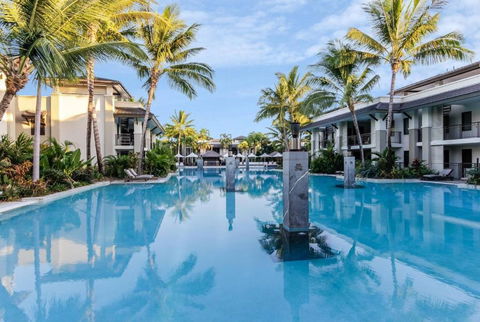 Rooftop Tranquility At Stunning Temple Resort - Surfers Paradise Gold Coast 3