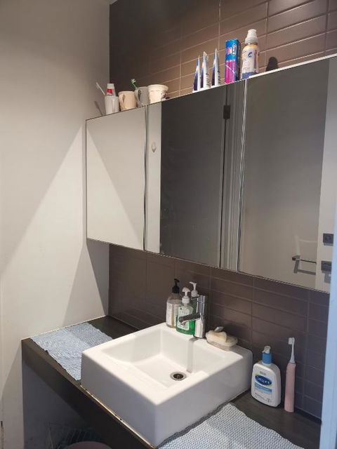 Room With King-size Bed Close To Melbourne CBD & Southern Cross Station - Surfers Paradise Gold Coast 2