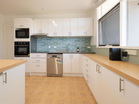 Rosella Perch - Surfers Paradise Gold Coast 0