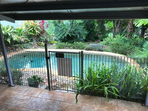 Royal Palm Cottage, Entire Two Bedroom 2 Bathroom House With Pool - Surfers Paradise Gold Coast 0
