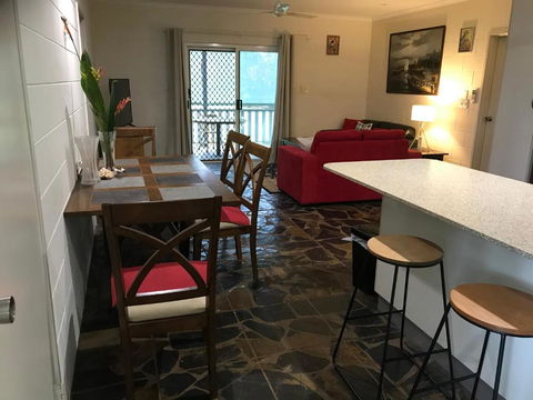 Royal Palm Cottage, Entire Two Bedroom 2 Bathroom House With Pool - Surfers Paradise Gold Coast 1