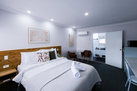 Roydons Motor Inn - Surfers Paradise Gold Coast 2