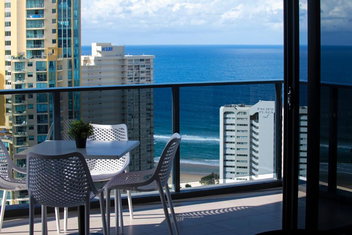 Ruby Apartments - Self Contained, Privately Managed Apartments with Surfers Paradise Gold Coast