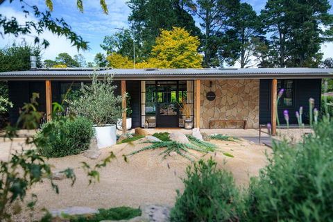 SABLE MAE Luxury Rustic Ranch - Surfers Paradise Gold Coast 1