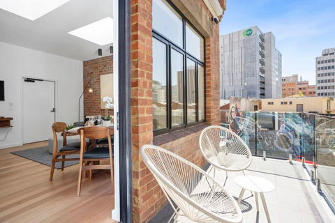 Sanctuary At Saddlers - Where Rustic Meets Refined - Surfers Paradise Gold Coast 0