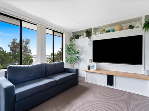 Salt & Sand Getaway - Surfers Paradise Gold Coast 1