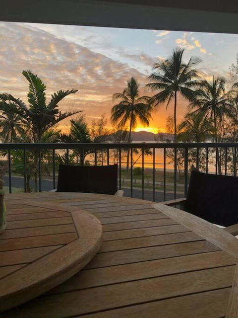 Salt On South - Beachfront Bliss - Surfers Paradise Gold Coast 2
