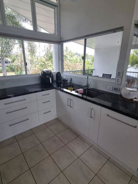 Salt On South - Beachfront Bliss - Surfers Paradise Gold Coast 3