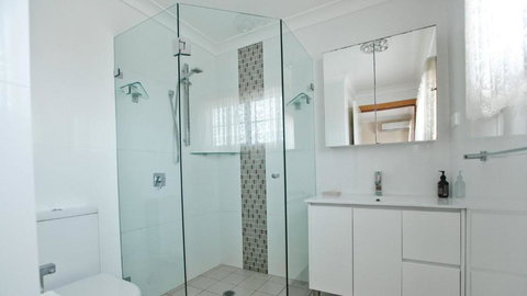 Salt Water Villa Bermagui Four Bedroom Central Location With Wifi - Surfers Paradise Gold Coast 3