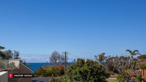 Salt Water Villa Bermagui Four Bedroom Central Location With Wifi - Surfers Paradise Gold Coast 1