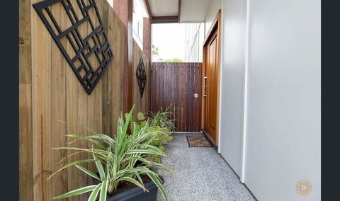 Salt Zen Holiday Townhouse - Surfers Paradise Gold Coast 1