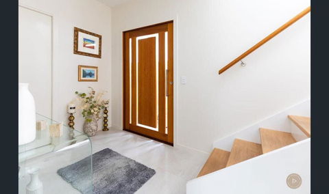 Salt Zen Holiday Townhouse - Surfers Paradise Gold Coast 2