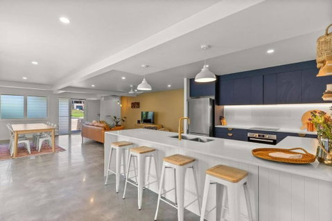 Salty Crab Bungalow - Surfers Paradise Gold Coast 0