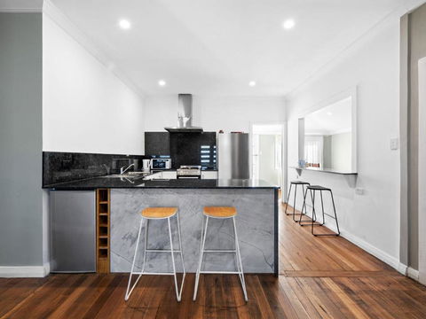 Salty Sea Cottage - Surfers Paradise Gold Coast 0