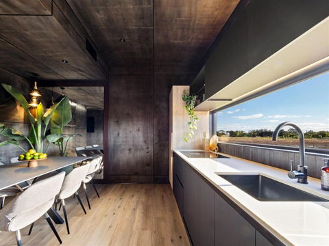 Samphire Chalet Tuart - Surfers Paradise Gold Coast 2