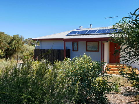 Samphire: Coorong Accommodation - Surfers Paradise Gold Coast 1
