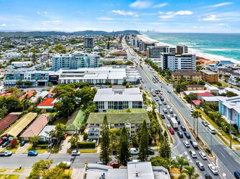 Samuel Grove - Surfers Paradise Gold Coast 1