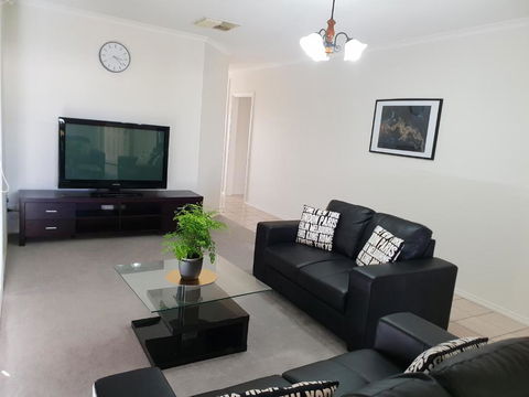 SAN Mateo - Surfers Paradise Gold Coast 1