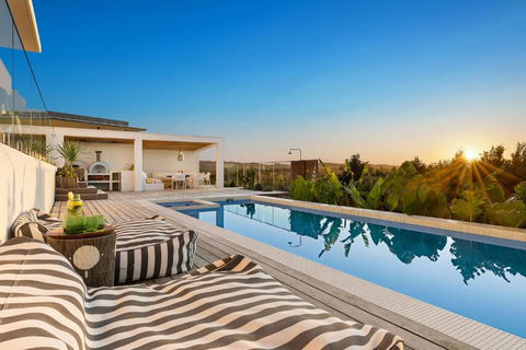 Sanctuary Spaces - Sundowner - Surfers Paradise Gold Coast 1