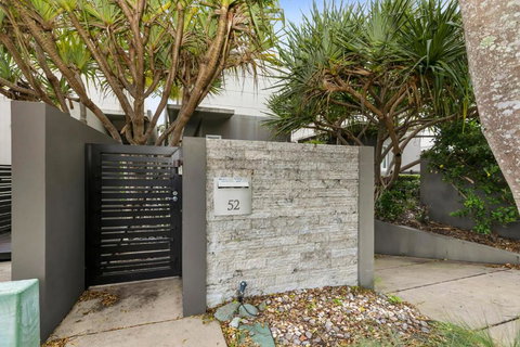 Sanctuary @ Sunshine - Surfers Paradise Gold Coast 1