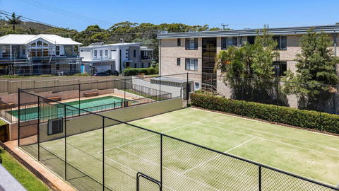 Sand And Sea - Surfers Paradise Gold Coast 1