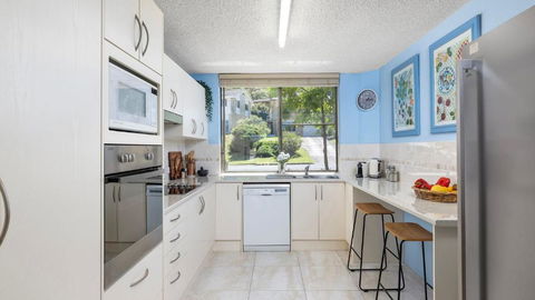 Sand And Sea - Surfers Paradise Gold Coast 3