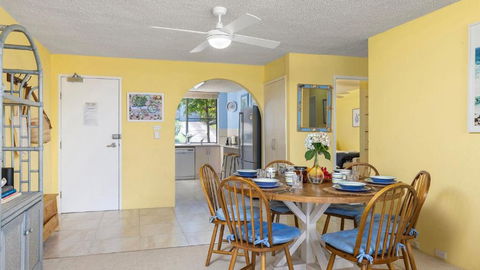 Sand And Sea - Surfers Paradise Gold Coast 2